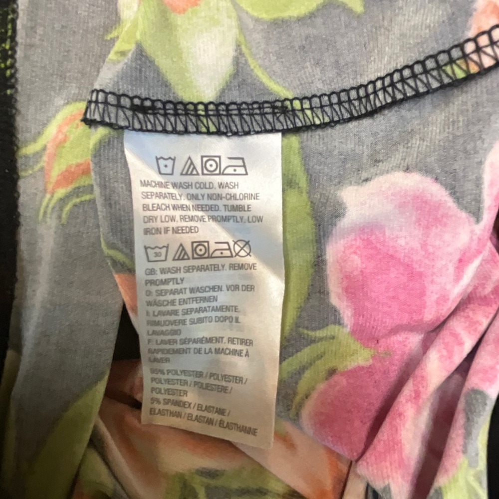 Susan Graver Liquid Knit Turtleneck Top XXS Colorful Animal Floral Print Black - Picture 7 of 10